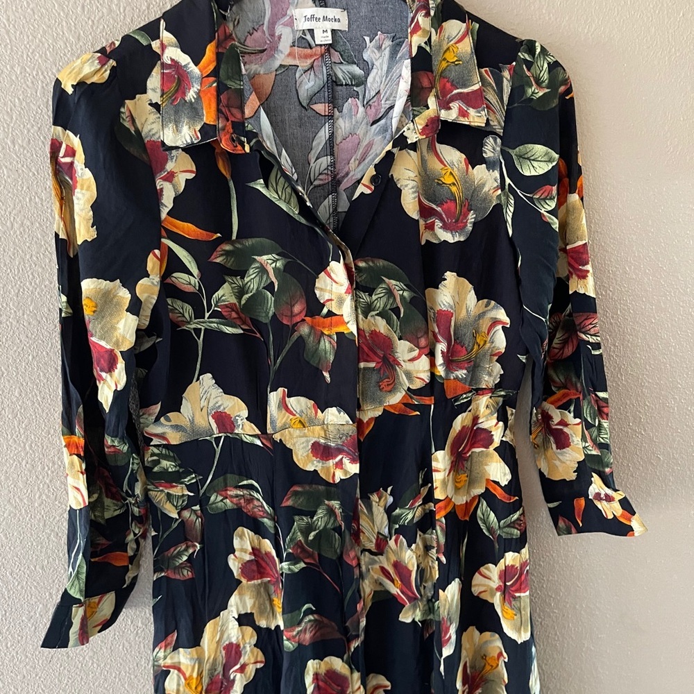 Button Down Maxi Floral Dress - Picture 4 of 4